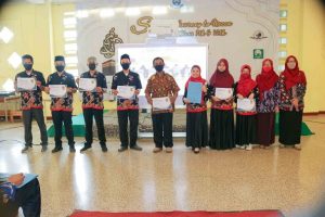 pemberian penghargaann kepada karyawan