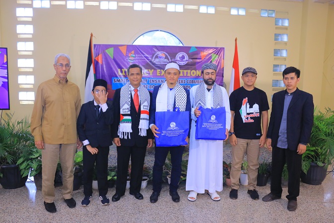 SMPIT-SMAIT Insan Mandiri Cibubur Gelar LITERACY EXHIBITION untuk Palestina2