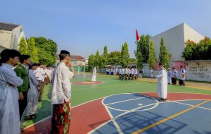 Read more about the article Ma’had Khulafaur Rasyidin Insan Mandiri Cibubur Gelar Upacara Hari Santri 2024