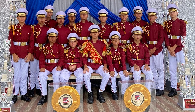 You are currently viewing Tim Paskibra SMP IT Insan Mandiri Cibubur Raih Juara Pelajar 2 di LBB Drupada Season II