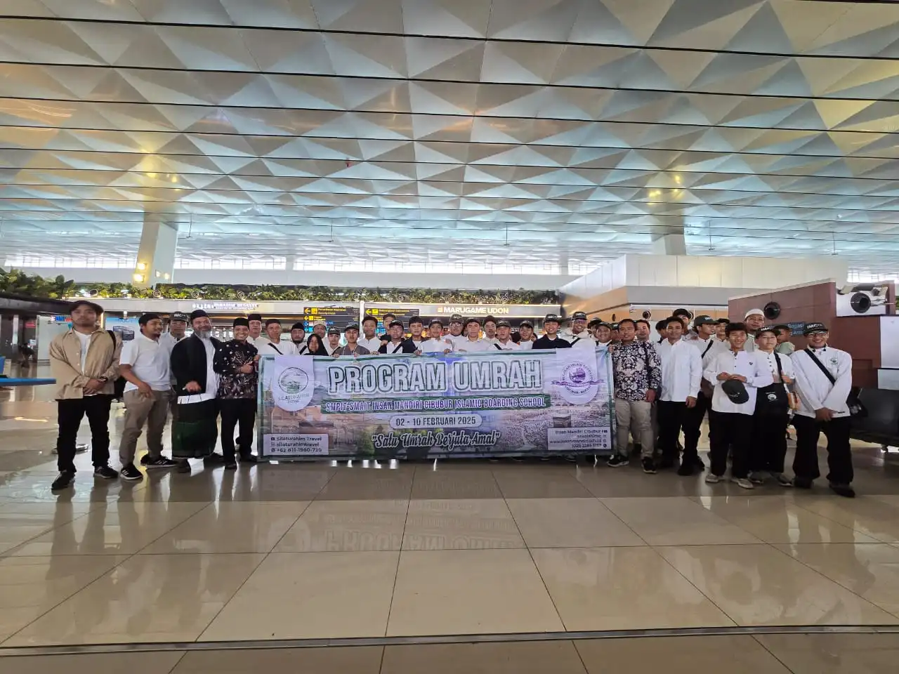 Read more about the article Siswa Insan Mandiri Cibubur Berangkat Umrah